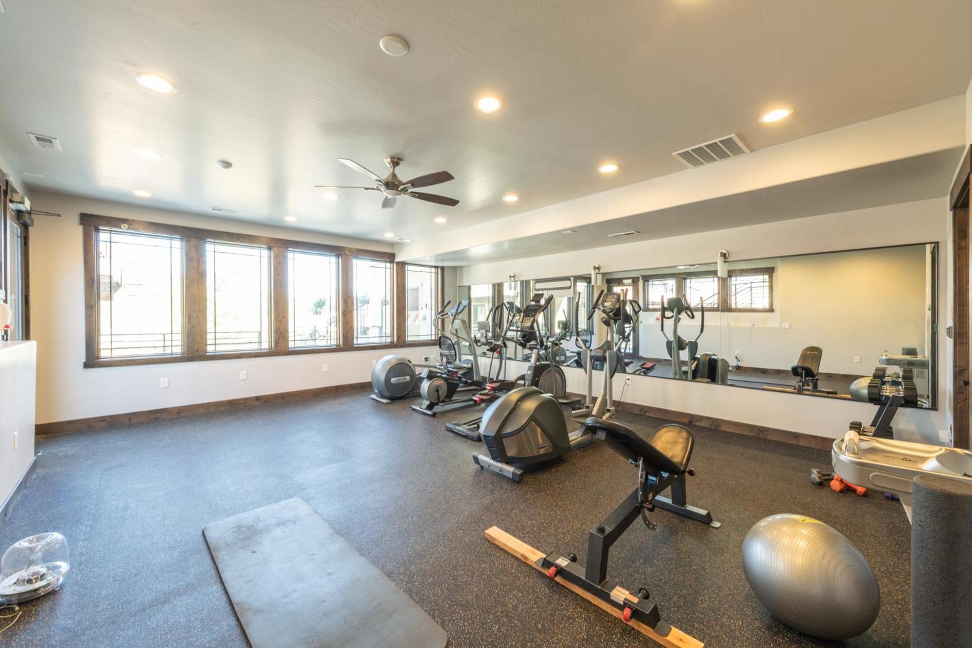 Blackstone Luxury 2Br, Walk To Skiing At Cabriolet, Mountain View, Shared Pool And Hot Tub, Gym Παρκ Σίτι Εξωτερικό φωτογραφία